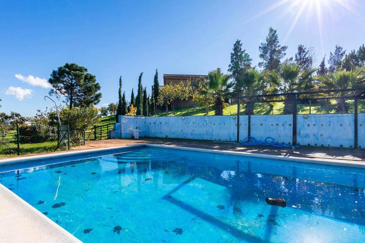 4 Bed, 4 Bath - Country House for Sale in Mijas