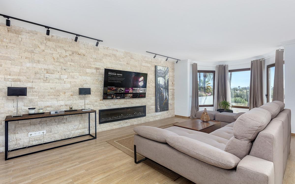 Casa de 6 Dormitorios en venta en Estepona