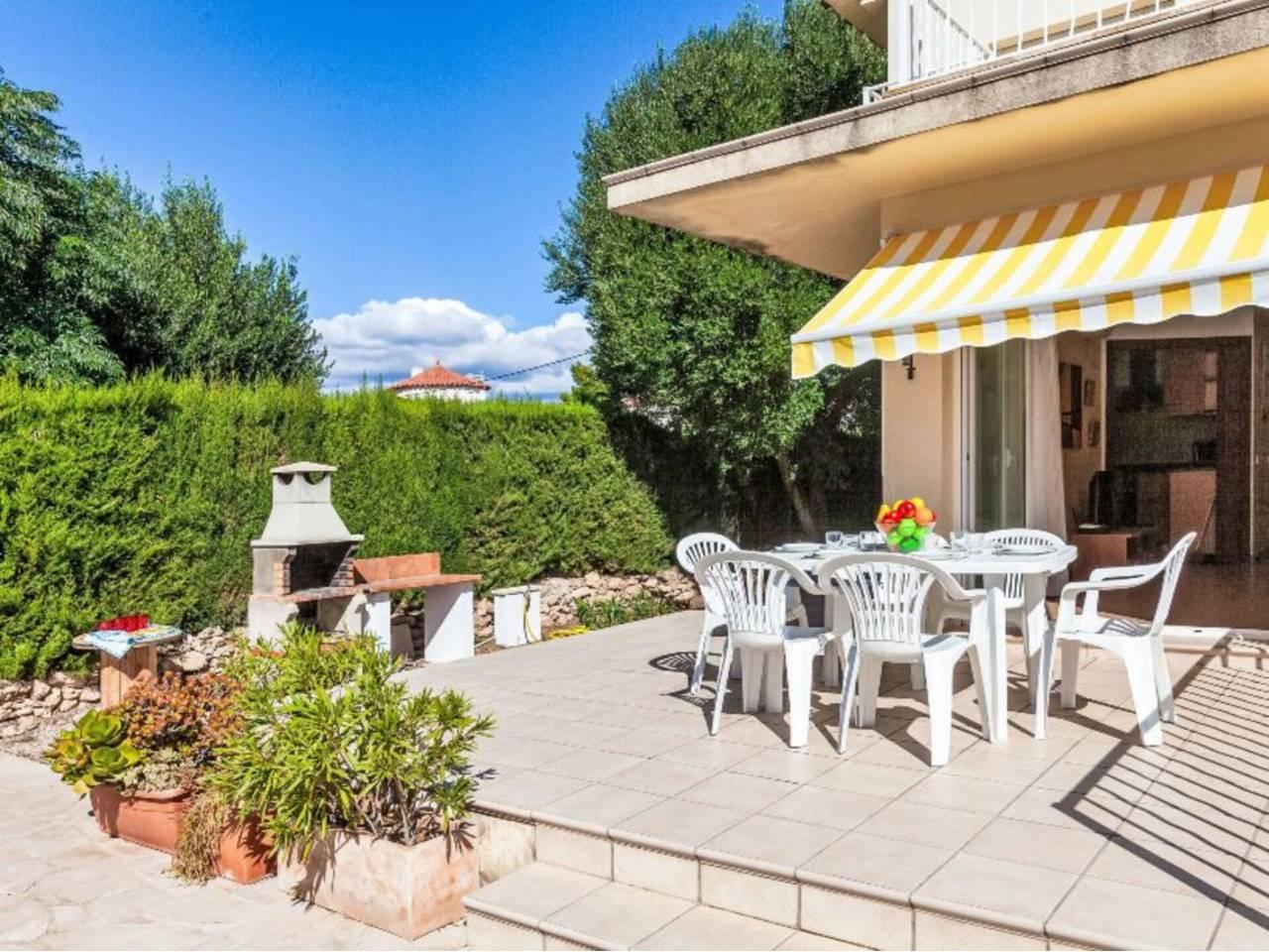 Casa Adosada de 4 Dormitorios y 2 Baños en alquiler vacacional en L'Ametlla de Mar