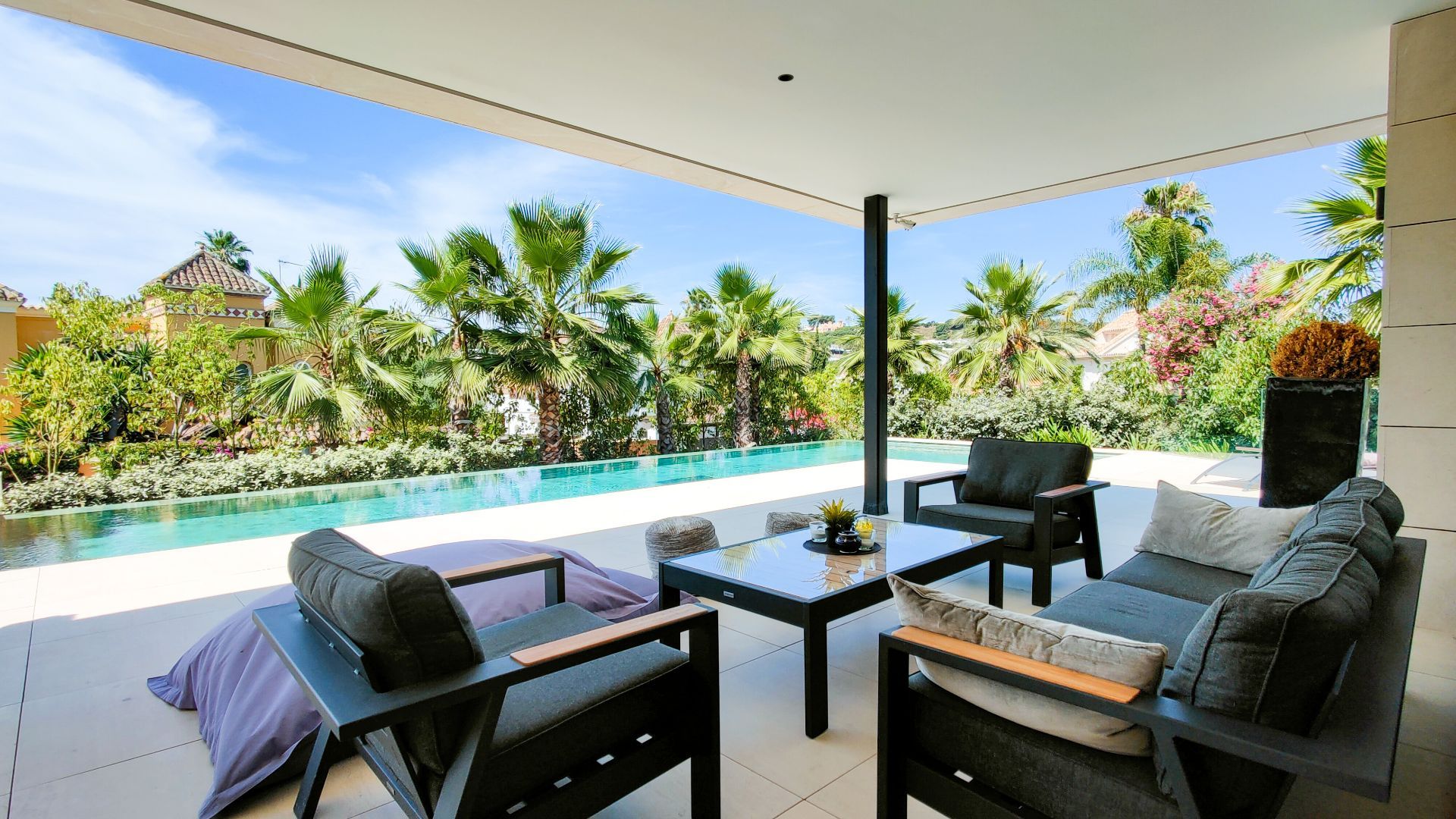 6 спални, 8 бани - Вила за продажба в Nueva Andalucia, Marbella