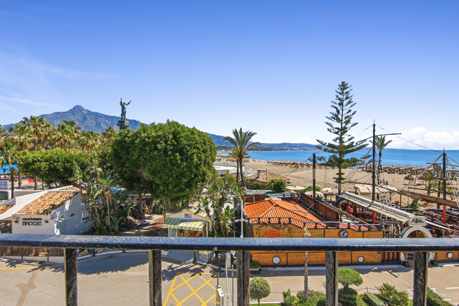 Piso de 1 Dormitorio y 1 Baño en venta en Puerto Banús, Marbella