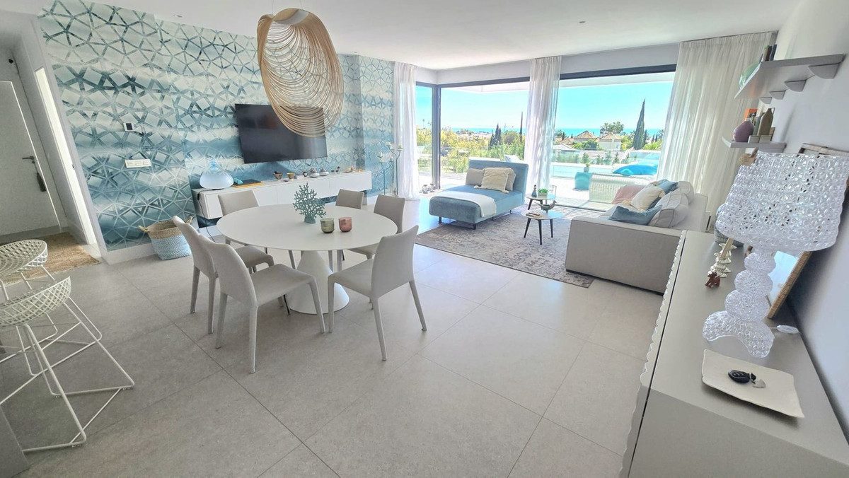 Piso de 2 Dormitorios y 2 Baños en venta en Benahavís
