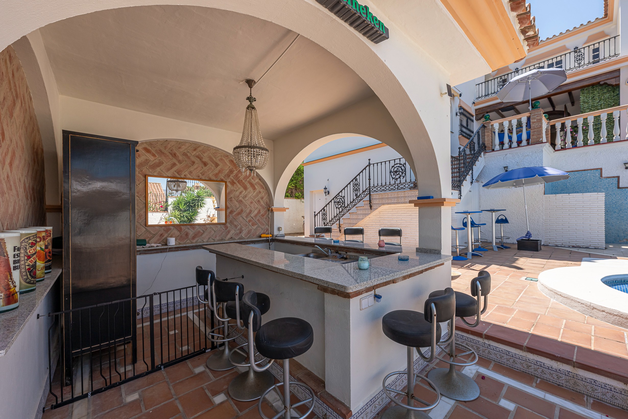 5 Bed - Villa for Sale in Mijas