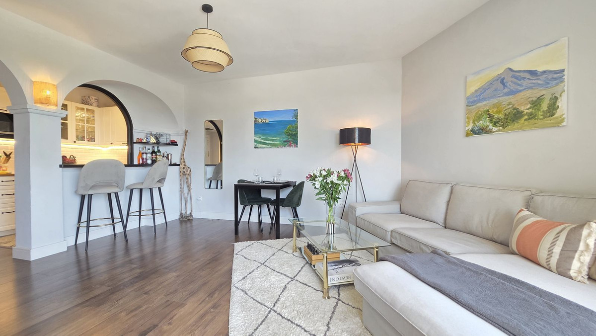 Piso de 1 Dormitorio y 1 Baño en venta en Atalaya, Estepona