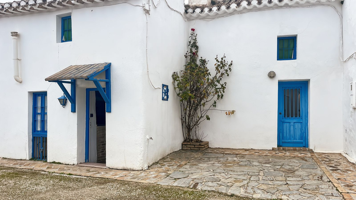 Casa Adosada de 3 Dormitorios y 2 Baños en venta en Villanueva del Rosario