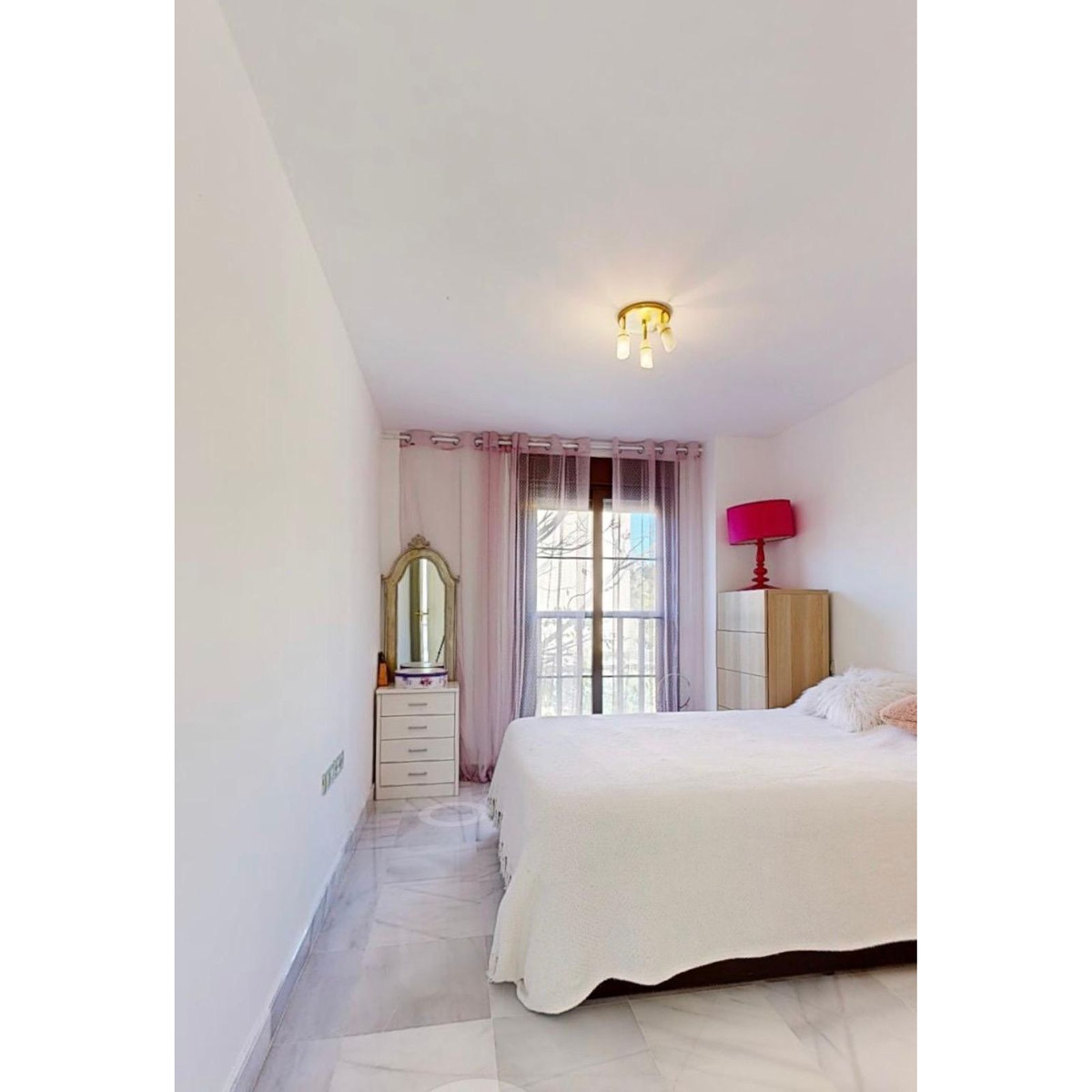 4 спални, 3 бани - Апартамент за продажба в Estepona