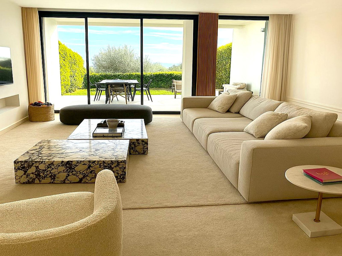 Casa Adosada de 4 Dormitorios en venta en La Quinta, Benahavís
