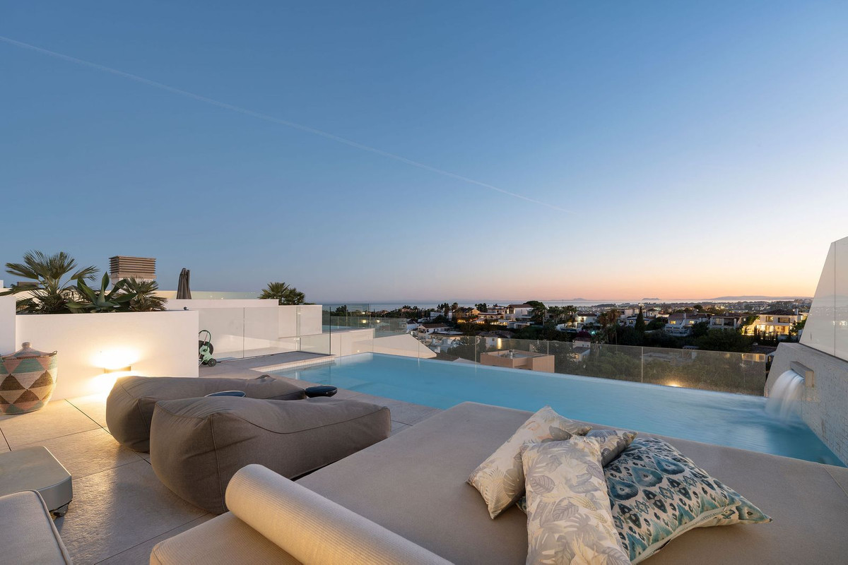 4 кровать 4 ванна Вилла для продажи в Nueva Andalucia, Marbella