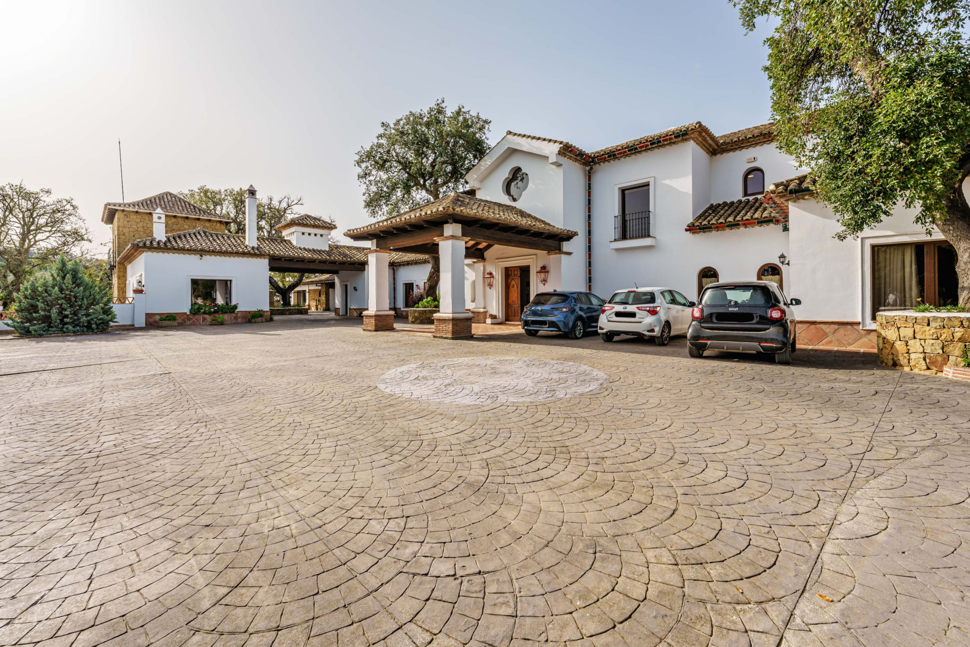7 Bed, 7 Bath - Country House for Sale in La Mairena, Marbella