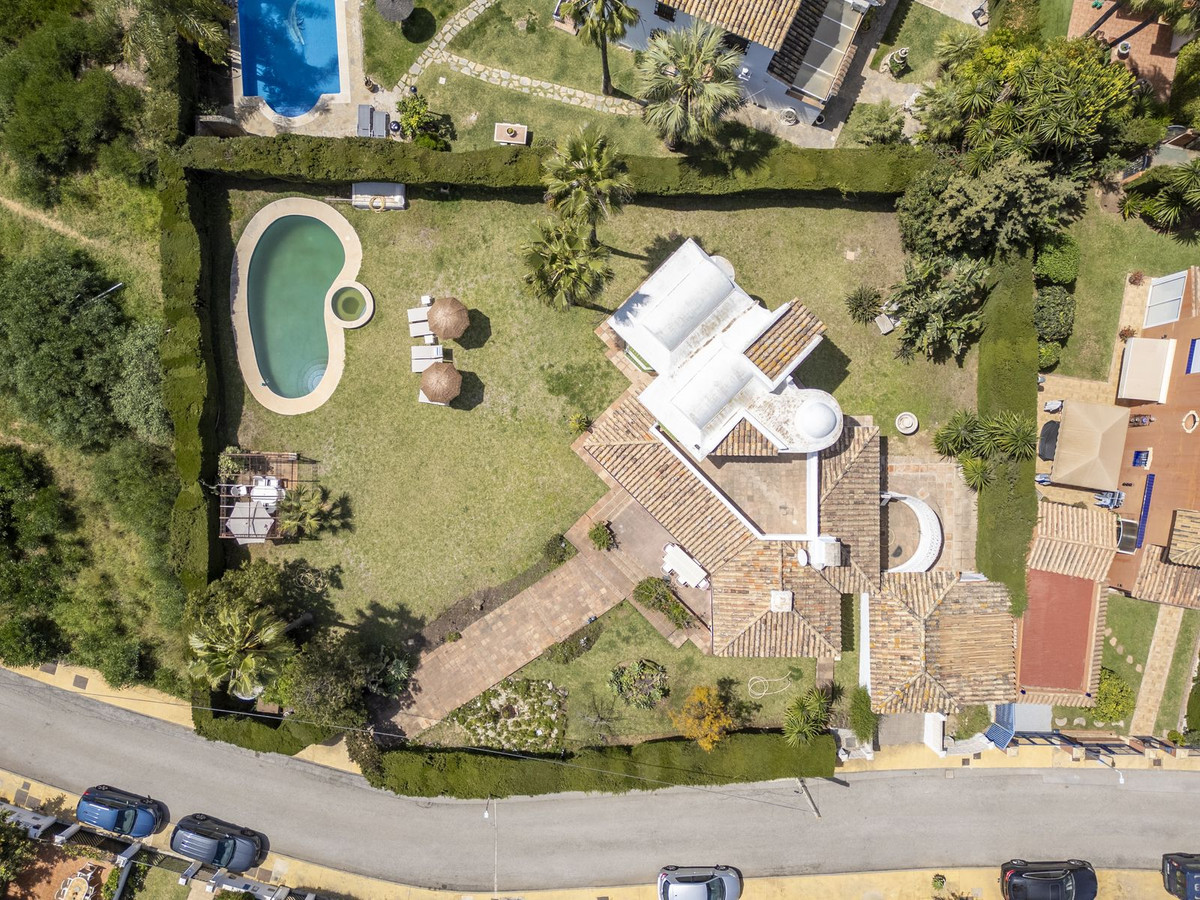 3 спални - Вила за продажба в Atalaya, Estepona