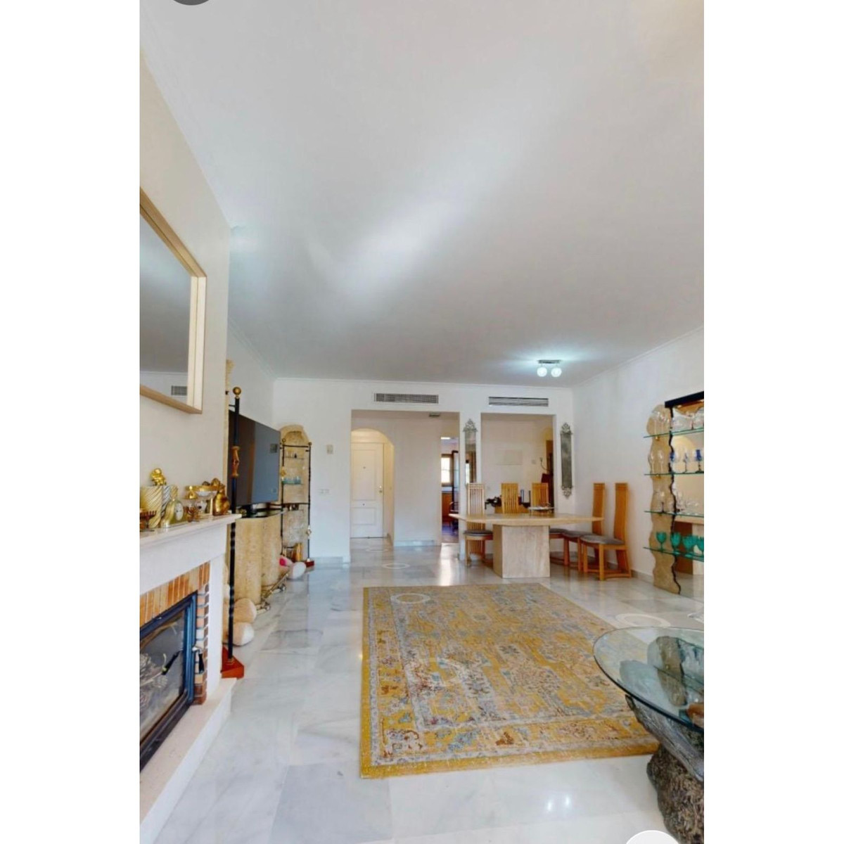 4 спални, 3 бани - Апартамент за продажба в Estepona