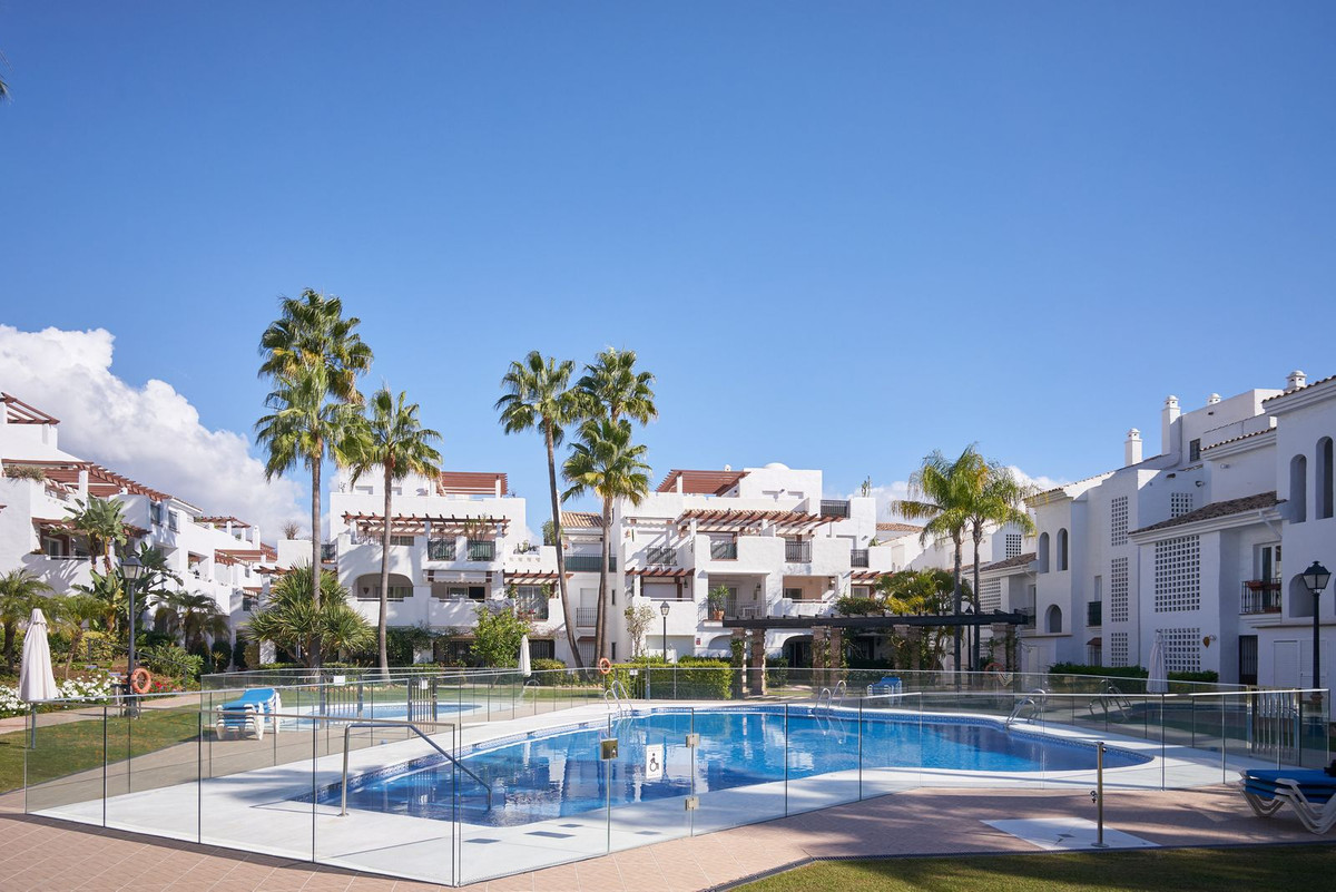 Piso de 3 Dormitorios y 3 Baños en venta en San Pedro de Alcántara