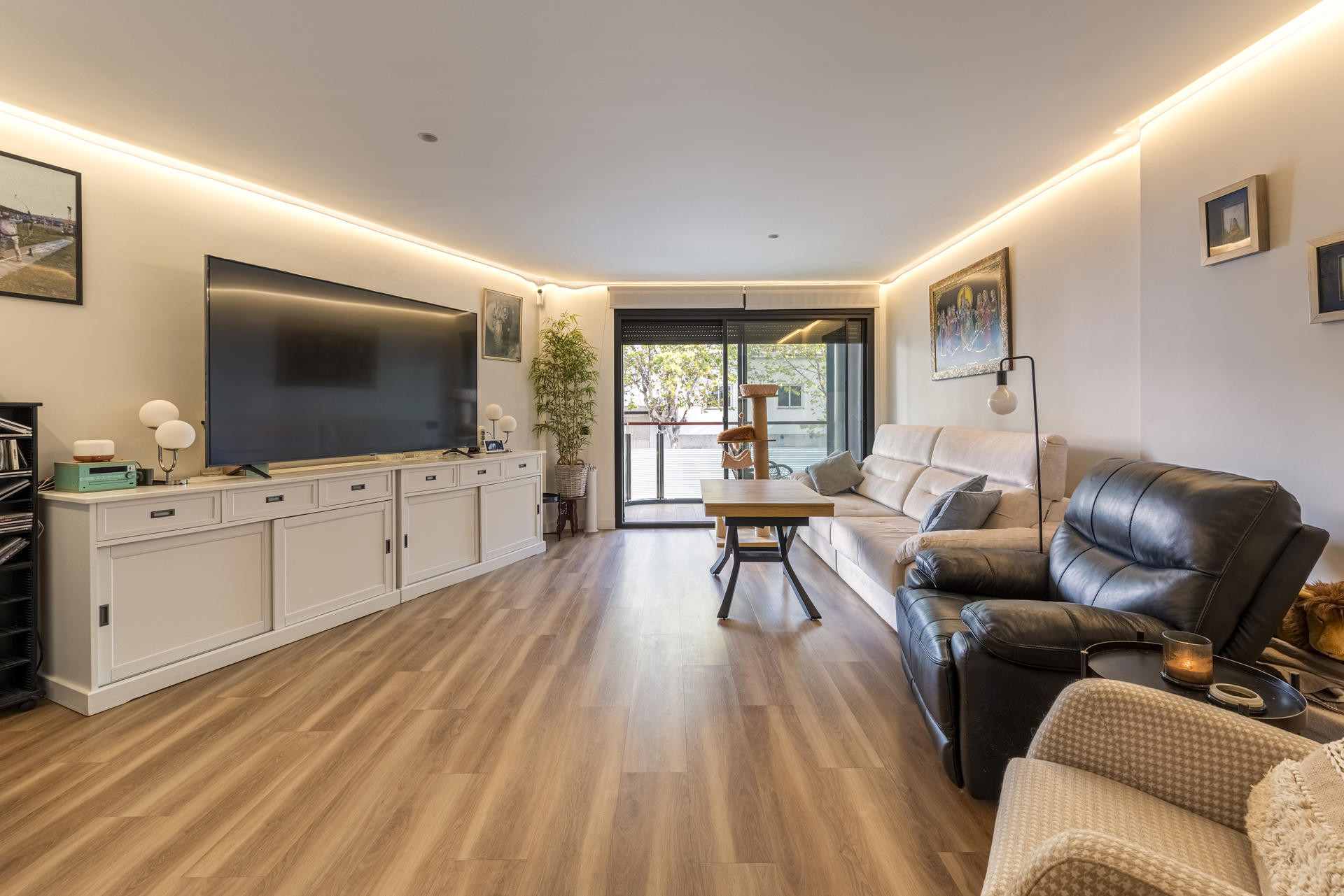 3 спални - Апартамент за продажба в La Alqueria, Estepona