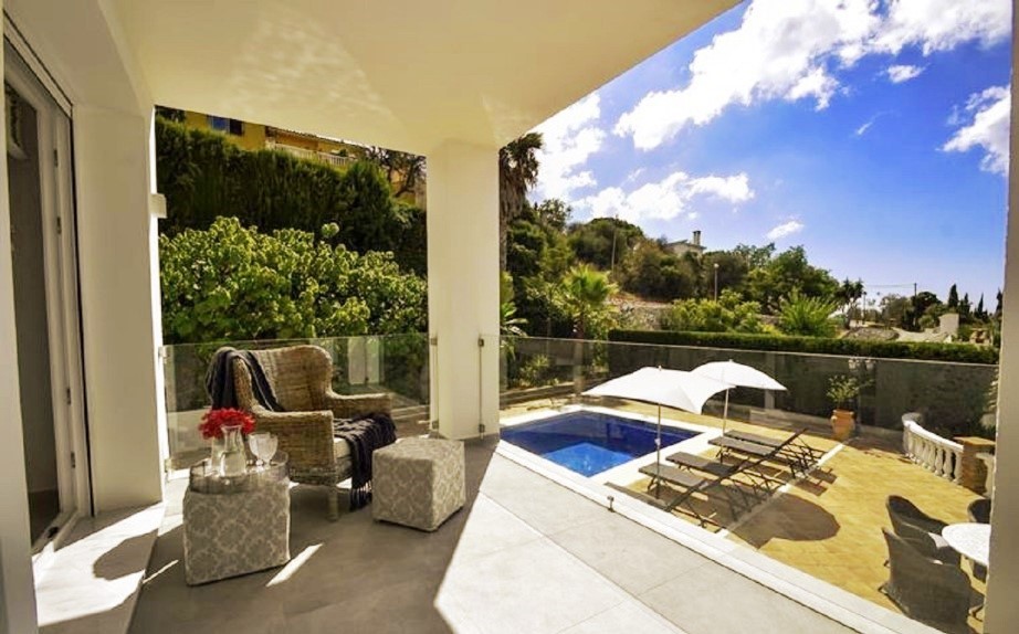 Casa de 4 Dormitorios y 6 Baños en alquiler vacacional en El Rosario, Marbella