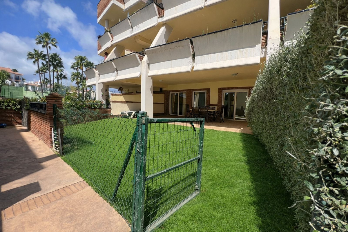 Piso de 2 Dormitorios en venta en Riviera del Sol, Mijas