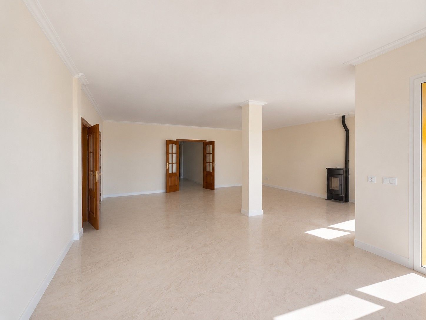 Casa de 4 Dormitorios y 5 Baños en venta en Tarifa