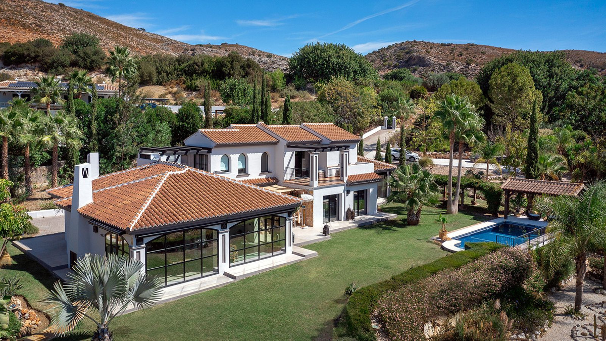 Finca de 5 Dormitorios y 4 Baños en venta en Alhaurín de la Torre
