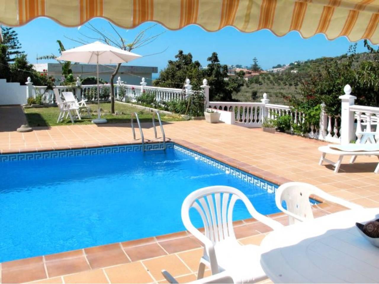 3 Bed - Townhouse Holiday Rental in Almunecar