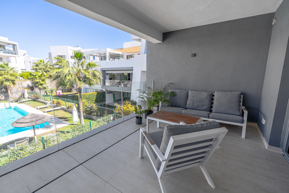 Piso de 4 Dormitorios en alquiler en Nueva Milla de Oro, Estepona