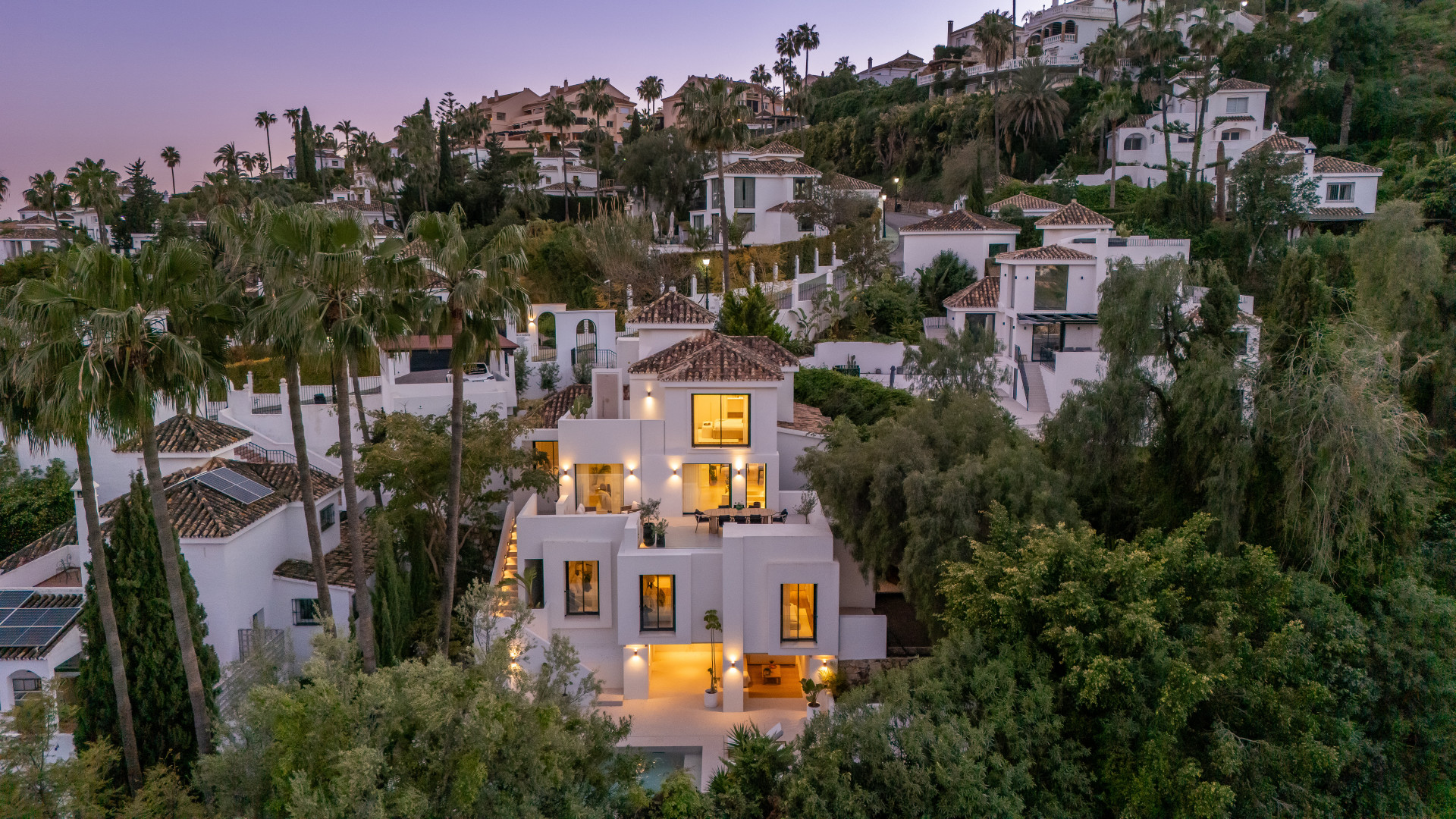 5 спални - Вила за продажба в Nueva Andalucia, Marbella