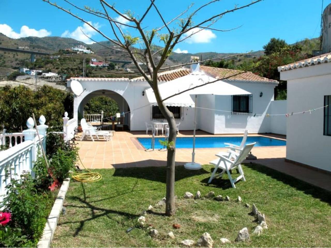 3 Bed - Townhouse Holiday Rental in Almunecar