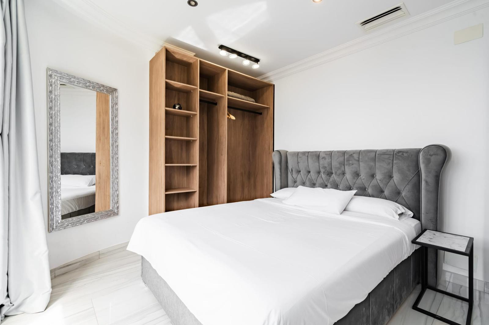 Piso de 3 Dormitorios en alquiler en Puerto Banús, Marbella