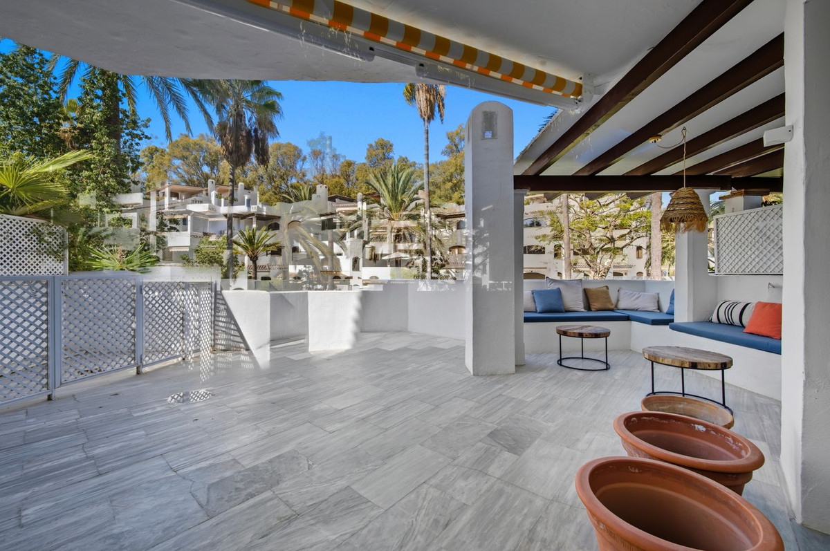 3 Bed - Apartment for Rent in Elviria, Marbella