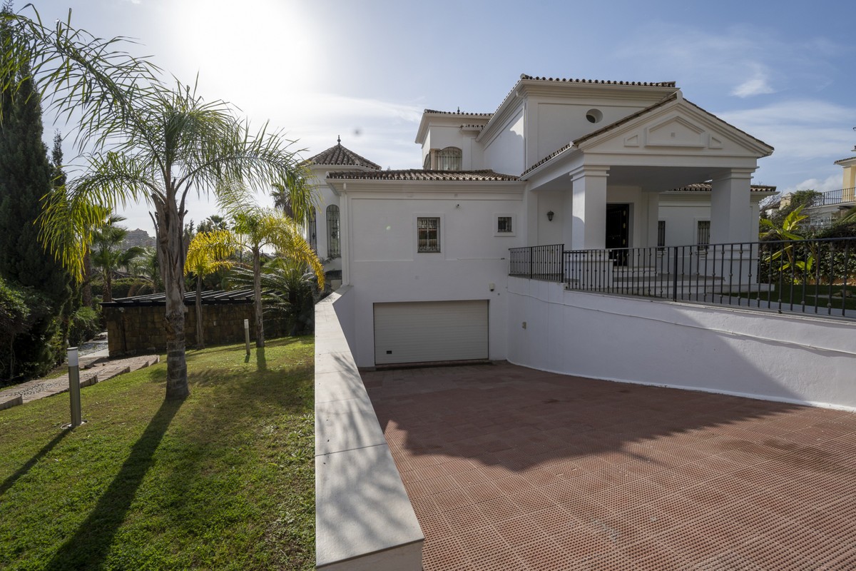 5 кровать 6 ванна Вилла для продажи в Nueva Andalucia, Marbella