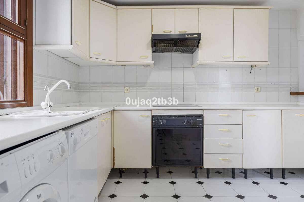 Casa Adosada de 2 Dormitorios y 1 Baño en venta en Estepona