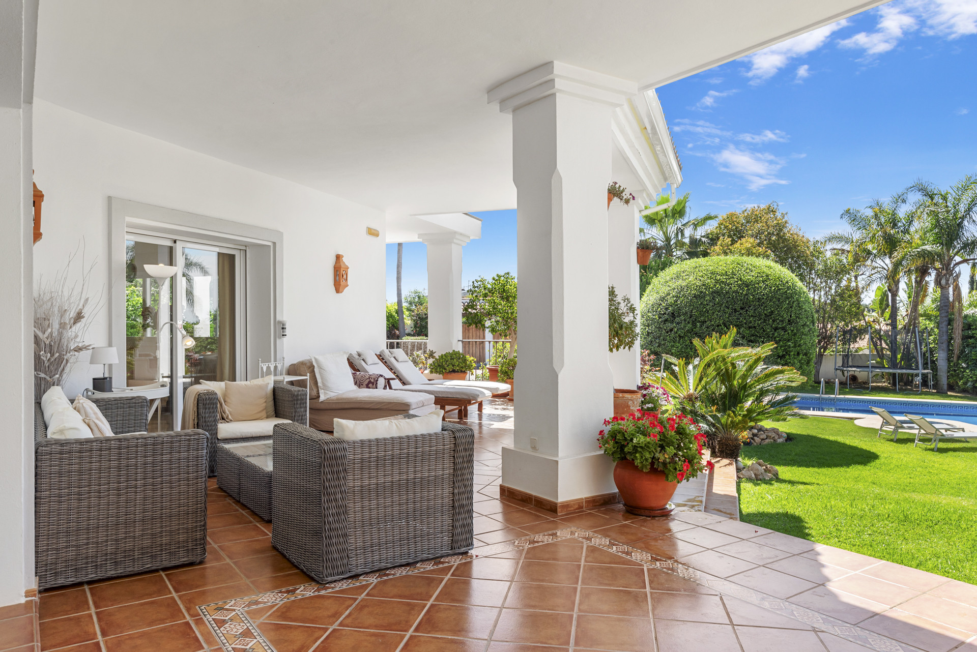 Casa de 6 Dormitorios y 6 Baños en venta en El Paraiso Alto, Benahavís