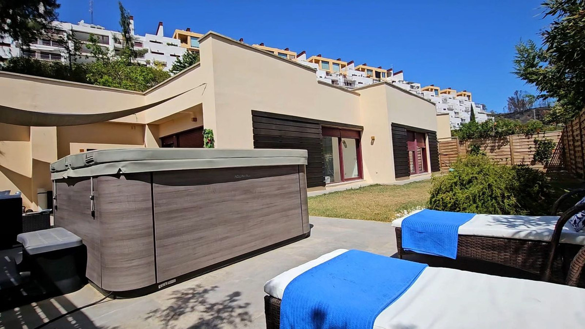 Casa de 3 Dormitorios en venta en Los Flamingos, Benahavís