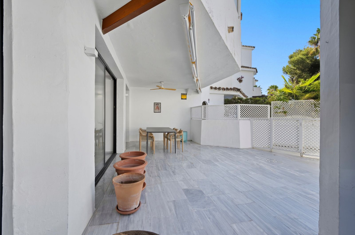 3 Bed - Apartment for Rent in Elviria, Marbella