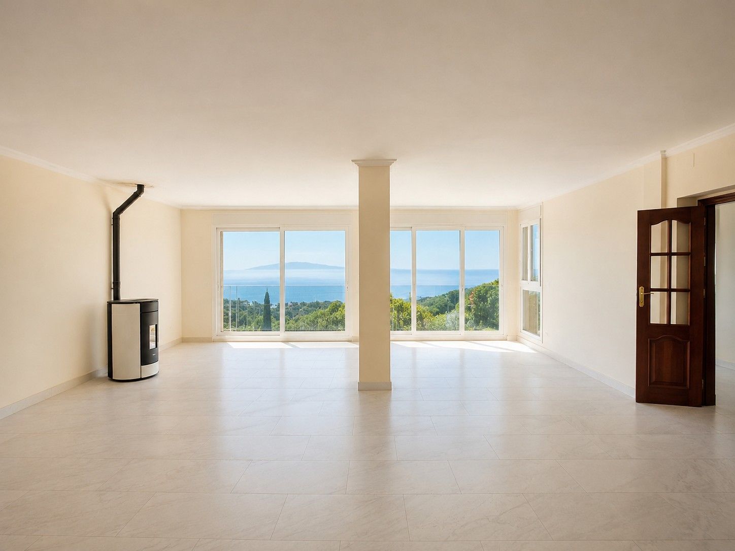 Casa de 4 Dormitorios y 5 Baños en venta en Tarifa