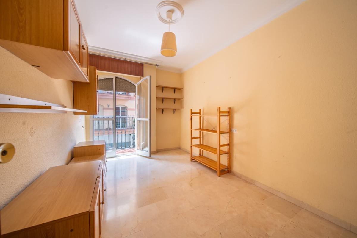 Piso de 4 Dormitorios y 2 Baños en venta en Fuengirola