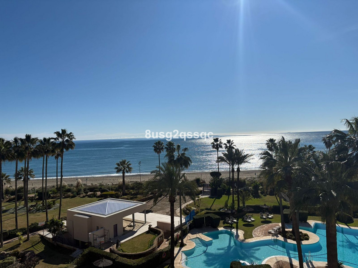 Ático de 3 Dormitorios y 3 Baños en venta en Cancelada, Estepona