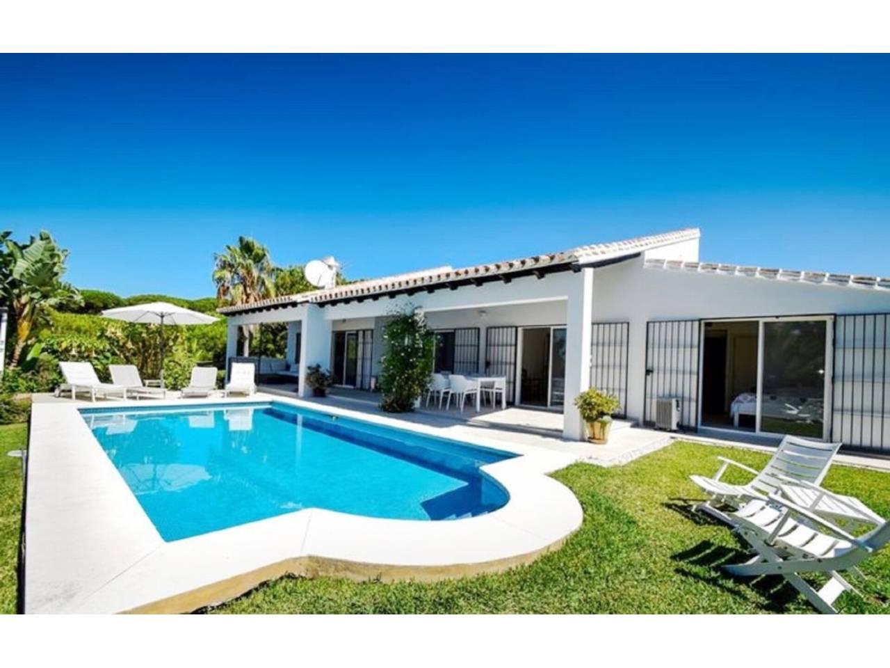 4 спални - Редова къща Ваканционен наем в Marbella Centre