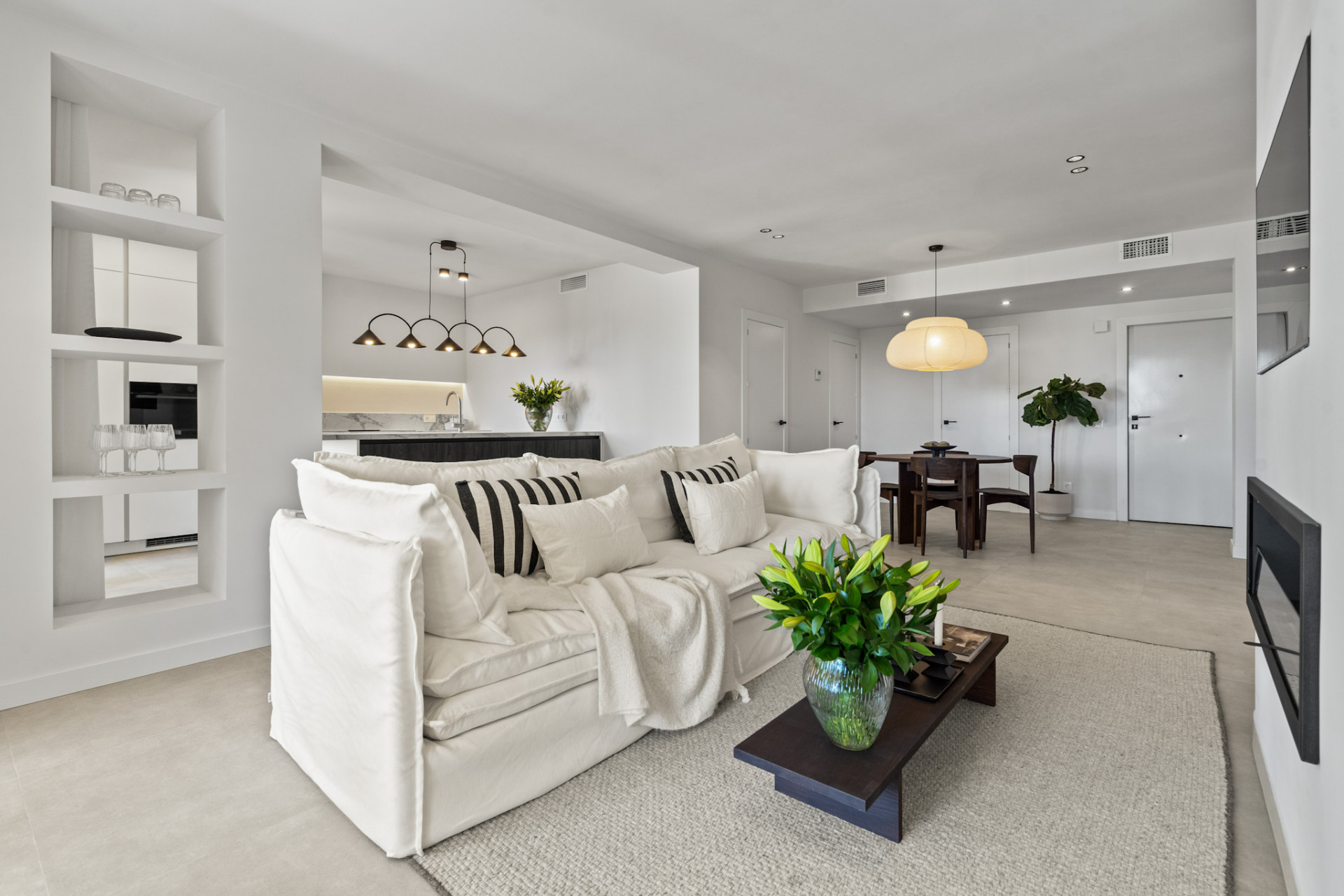 Piso de 2 Dormitorios en venta en Nueva Milla de Oro, Estepona