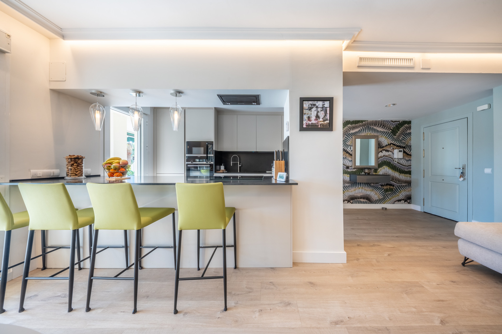 Piso de 2 Dormitorios en venta en Nueva Andalucía, Marbella
