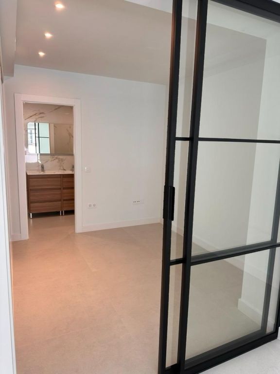 Ático de 2 Dormitorios y 2 Baños en venta en Puerto Deportivo, Fuengirola