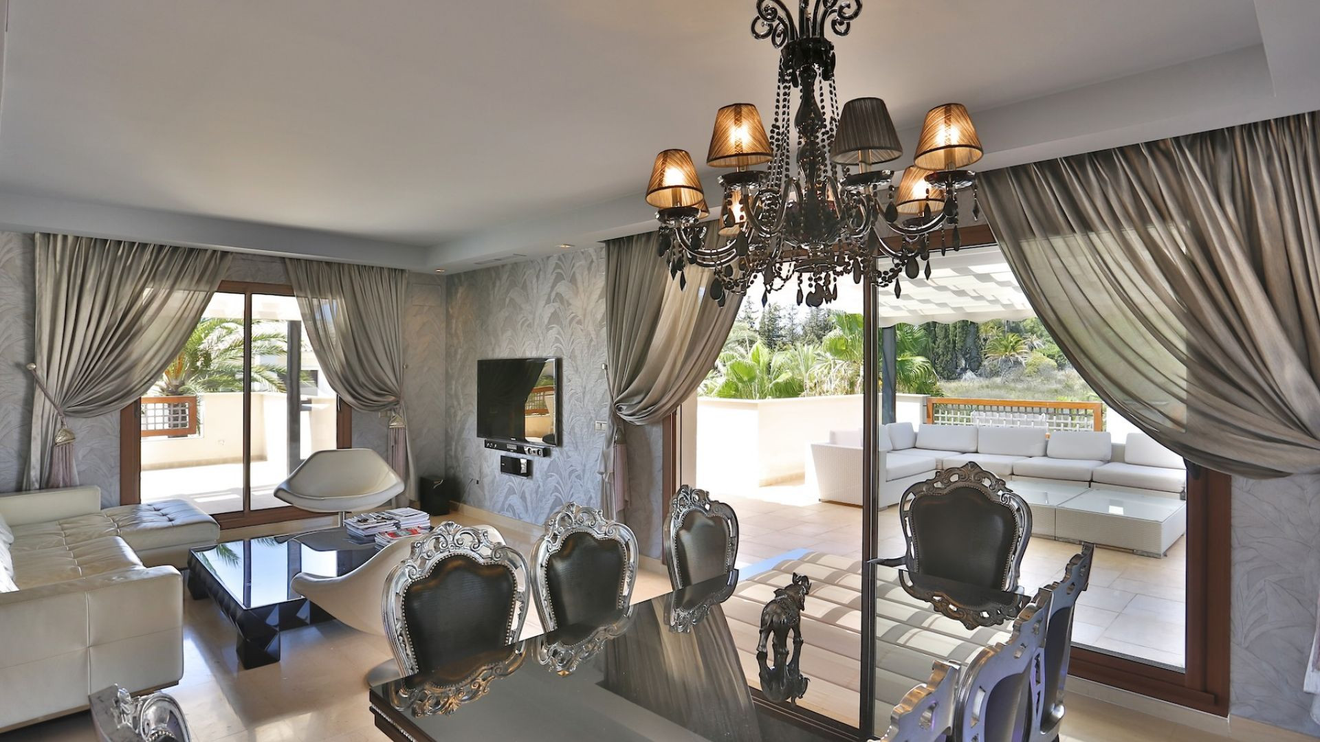 Ático de 2 Dormitorios en venta en Nueva Andalucía, Marbella