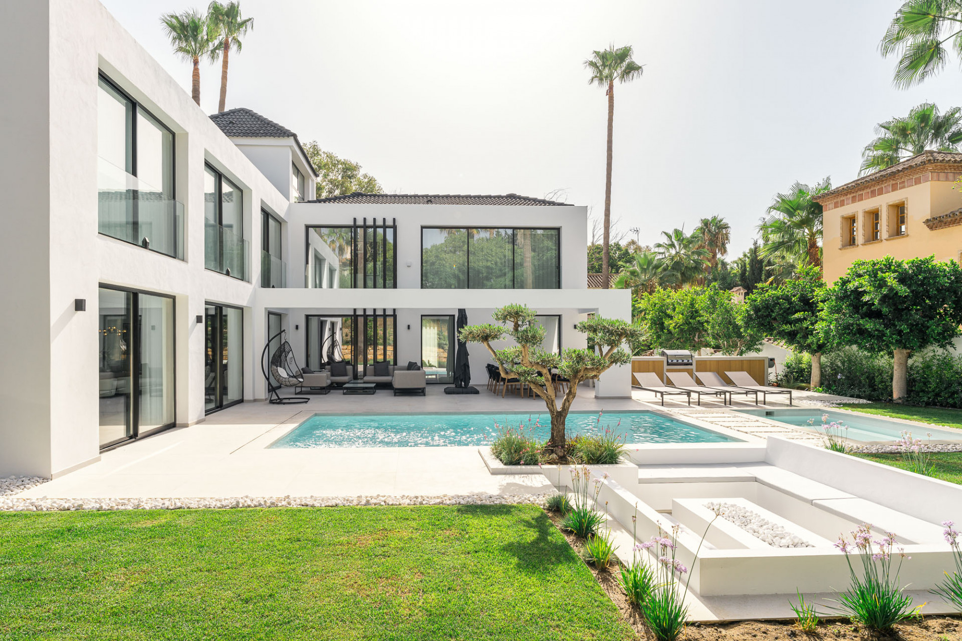 4 Bed, 4 Bath - Villa for Sale in Nueva Andalucia, Marbella