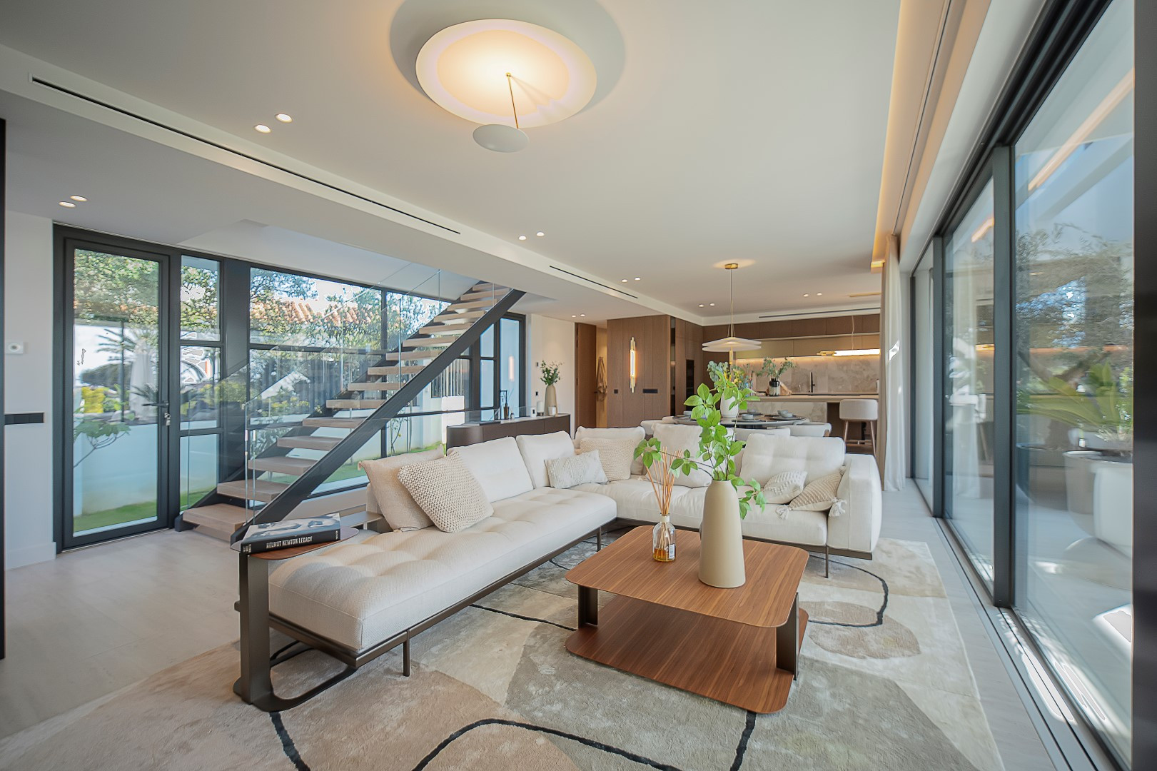 Casa de 4 Dormitorios y 4 Baños en venta en Marbesa, Marbella