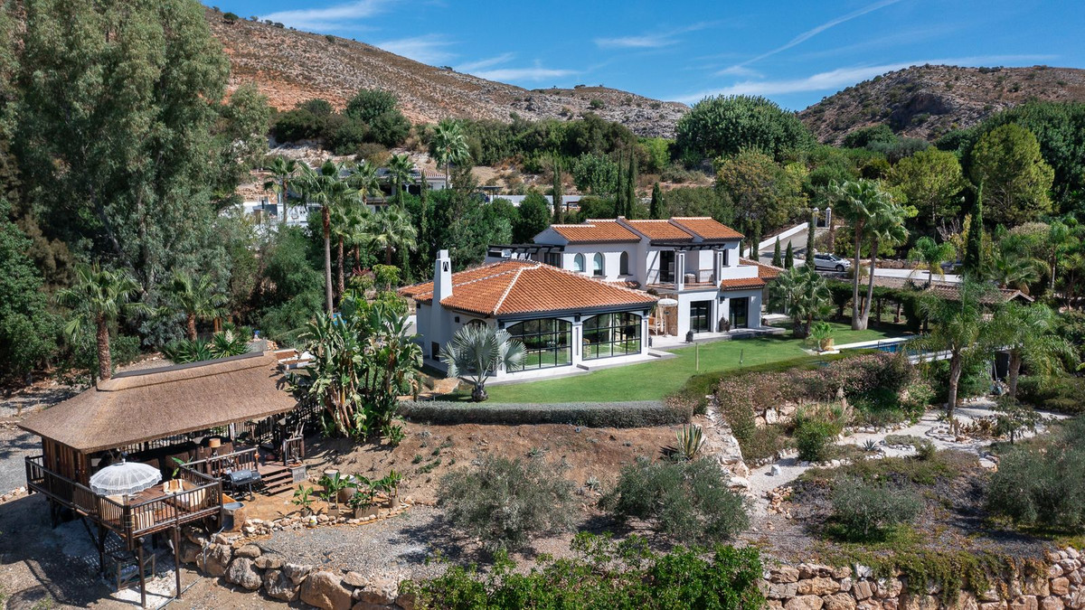 Finca de 5 Dormitorios y 4 Baños en venta en Alhaurín de la Torre
