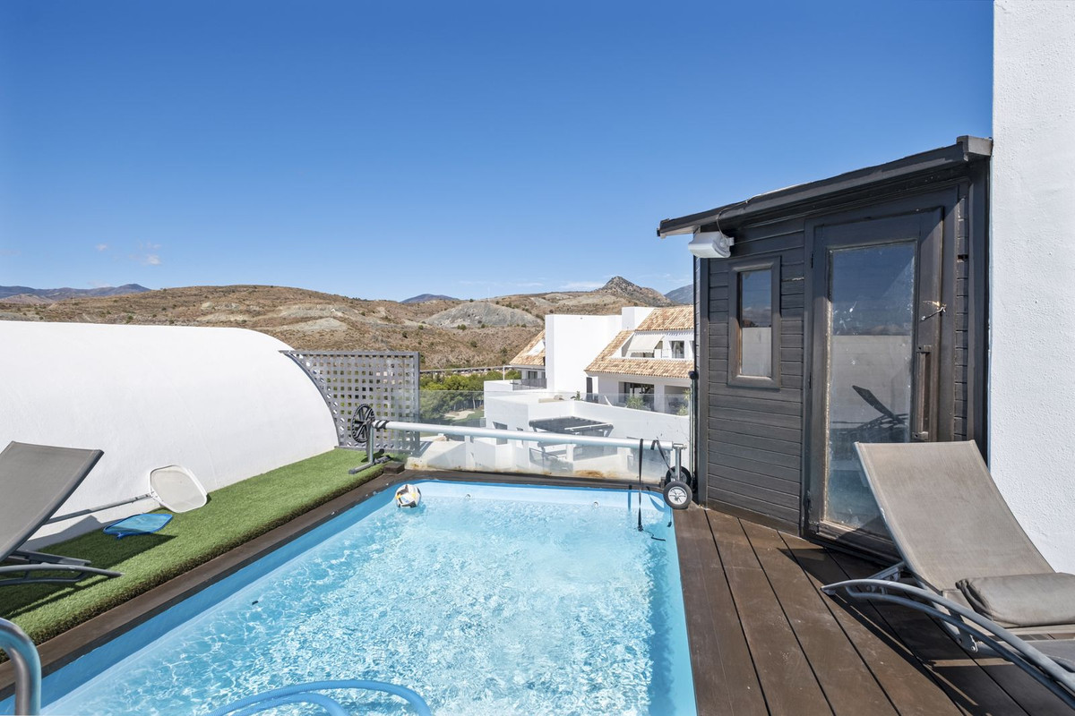 Ático de 3 Dormitorios y 3 Baños en venta en Benahavís