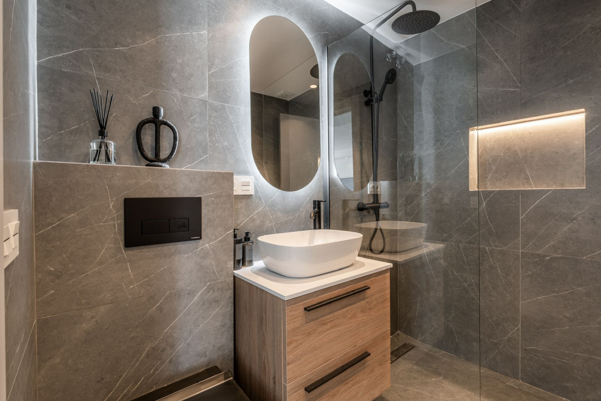 Piso de 4 Dormitorios y 2 Baños en alquiler vacacional en Nueva Andalucía, Marbella