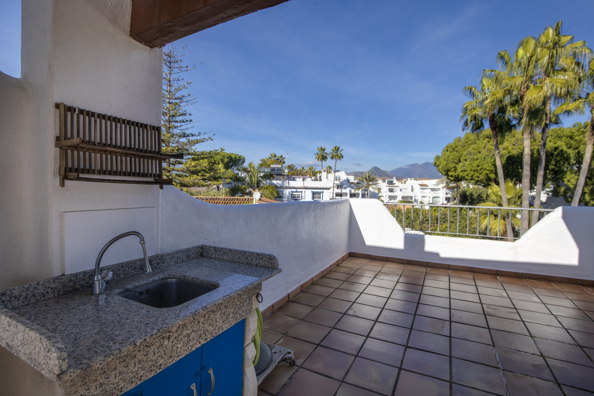 Casa Adosada de 3 Dormitorios y 2 Baños en venta en Estepona