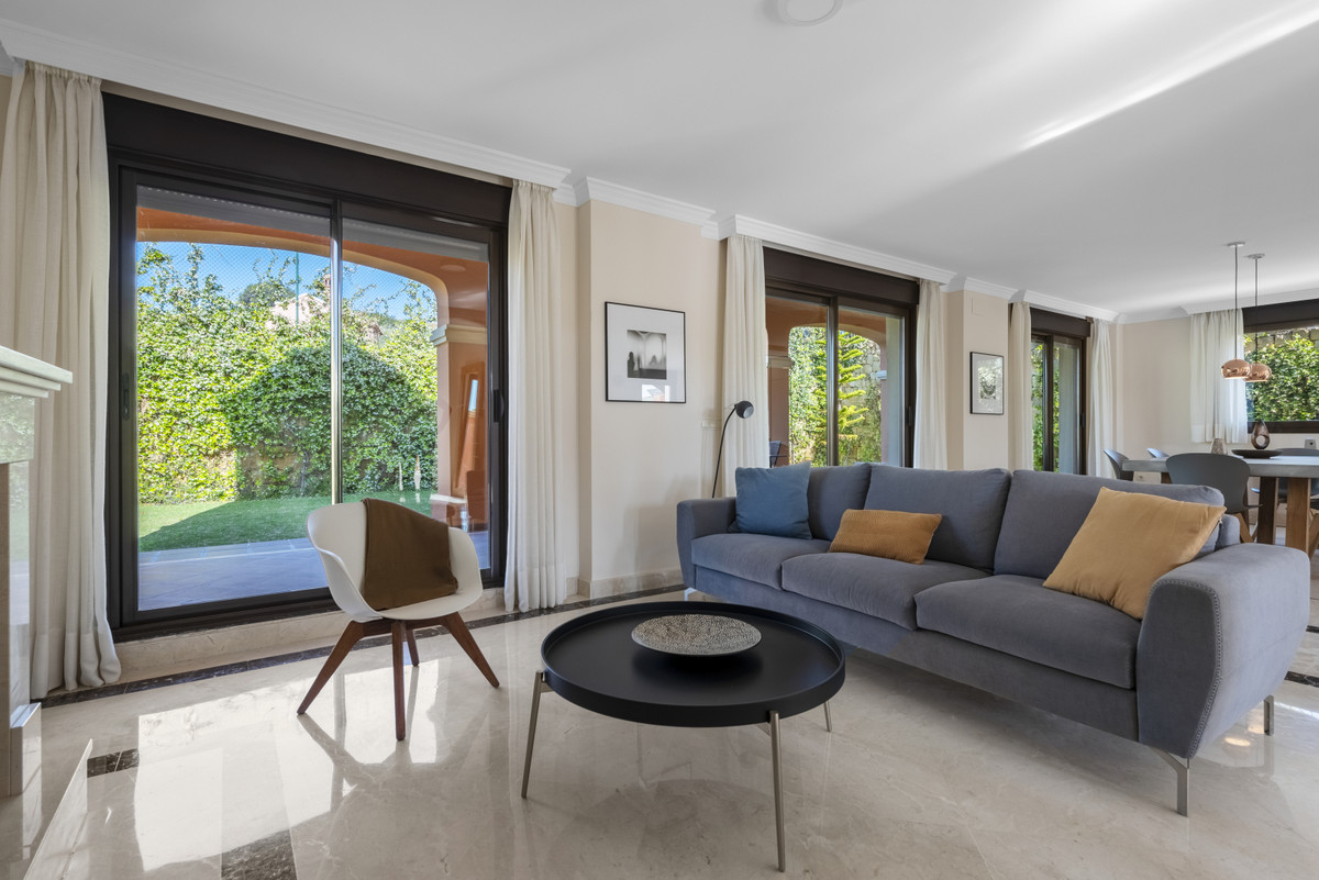 Casa de 4 Dormitorios y 4 Baños en venta en Estepona