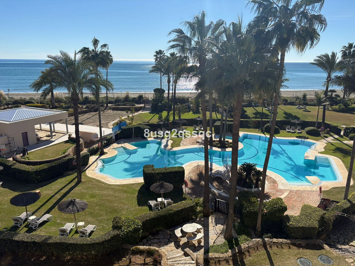 Ático de 3 Dormitorios y 3 Baños en venta en Cancelada, Estepona