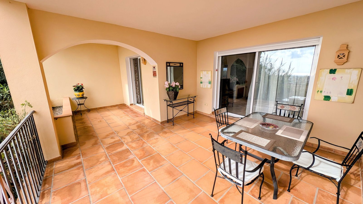 Piso de 2 Dormitorios y 2 Baños en venta en Benahavís