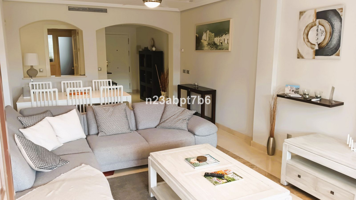 3 Bed, 2 Bath - Apartment for Sale in Los Arqueros, Benahavis